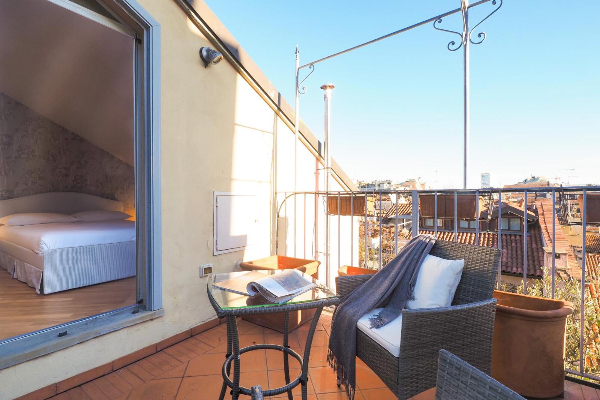 Splendido Attico Con 2 Terrazzi In Brera * Milan